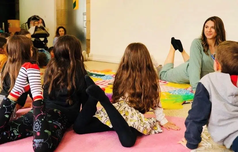 Sessão de ContArtYoga por Carla Moreira