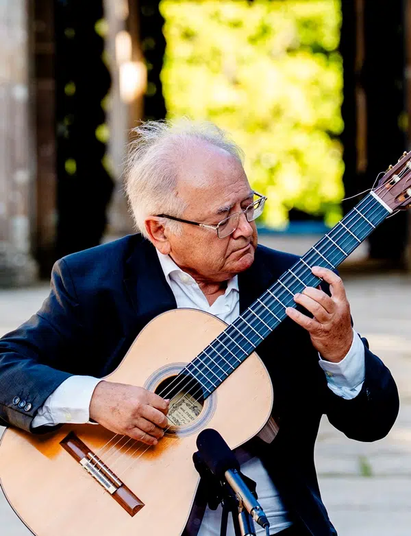 Paulo Vaz de Carvalho | Guitarra e Electrónica: “Pássaros”