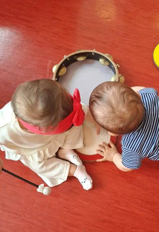 Sessão de contos e música para bebés por Tó Zé Novais e Sofia Morais